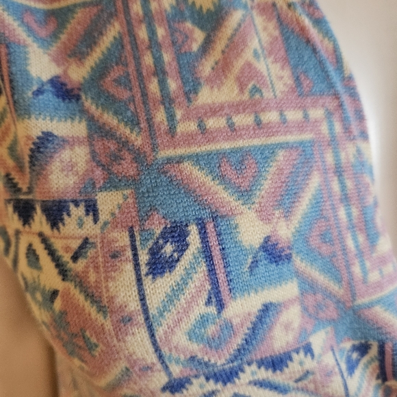 Lularoe Joy sweater material in small NWT - Picture 3 of 5